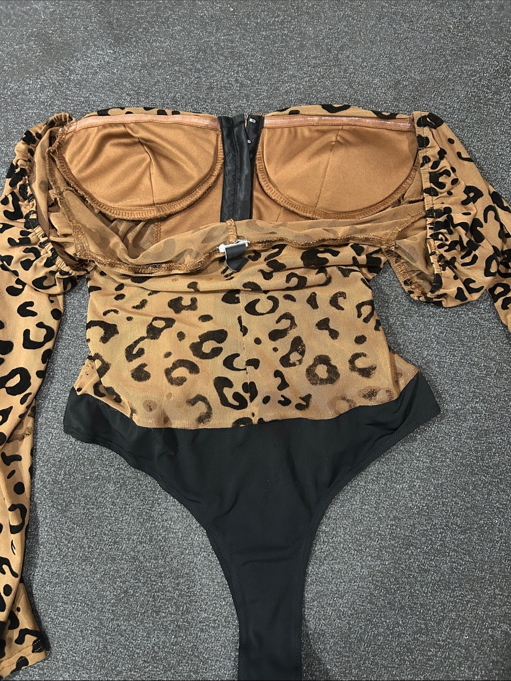 Windsor Leopard Print Long Sleeve Bodysuit Sz S - Picture 7 of 13